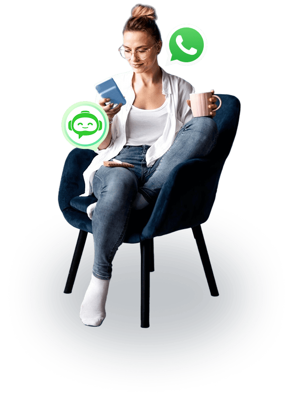 mujer-sentada-escribiendo-por-celular.png Chatbot WhatsApp